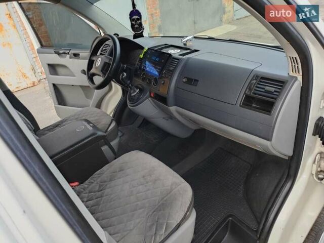 Білий Фольксваген Transporter, об'ємом двигуна 1.9 л та пробігом 340 тис. км за 8250 $, фото 9 на Automoto.ua