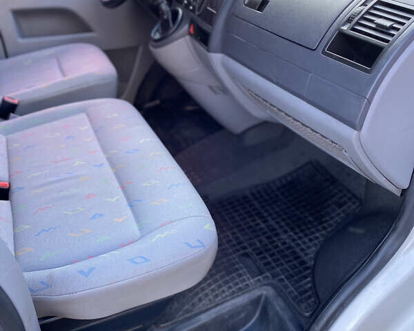 Білий Фольксваген Transporter, об'ємом двигуна 2.46 л та пробігом 340 тис. км за 7999 $, фото 12 на Automoto.ua