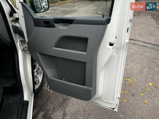 Белый Фольксваген Transporter, объемом двигателя 1.9 л и пробегом 390 тыс. км за 7700 $, фото 5 на Automoto.ua