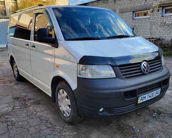 Белый Фольксваген Transporter, объемом двигателя 2.5 л и пробегом 530 тыс. км за 7500 $, фото 1 на Automoto.ua