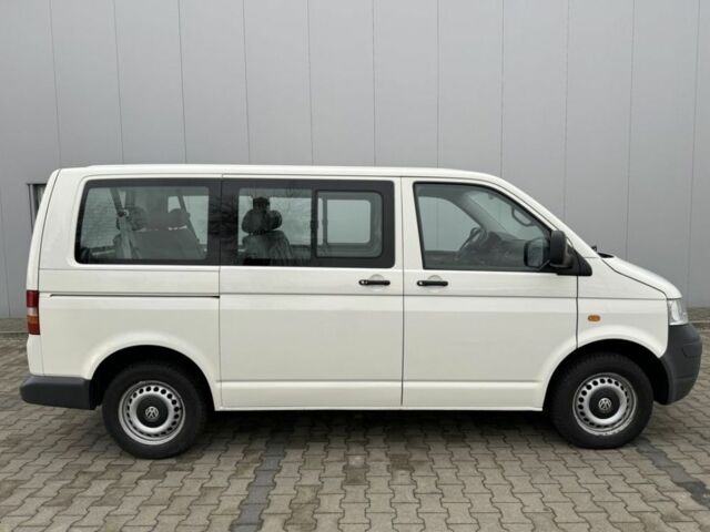 Білий Фольксваген Transporter, об'ємом двигуна 2.5 л та пробігом 215 тис. км за 3340 $, фото 2 на Automoto.ua