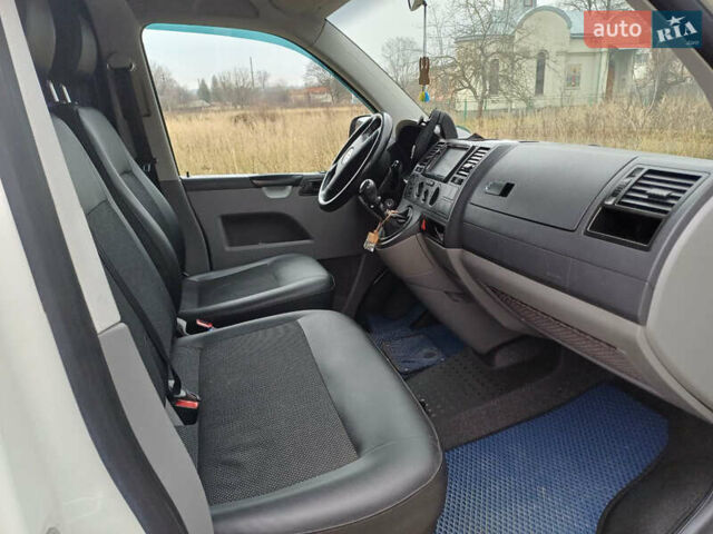 Белый Фольксваген Transporter, объемом двигателя 2.46 л и пробегом 314 тыс. км за 8800 $, фото 9 на Automoto.ua