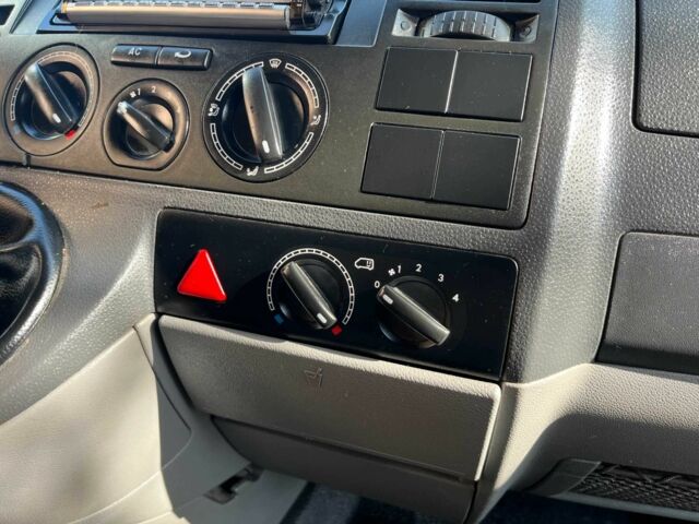 Белый Фольксваген Transporter, объемом двигателя 1.9 л и пробегом 333 тыс. км за 8900 $, фото 11 на Automoto.ua