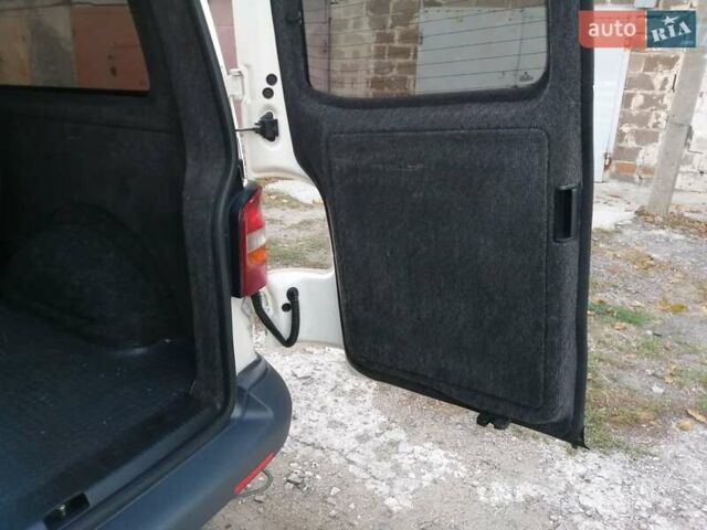 Белый Фольксваген Transporter, объемом двигателя 2.5 л и пробегом 365 тыс. км за 8300 $, фото 24 на Automoto.ua