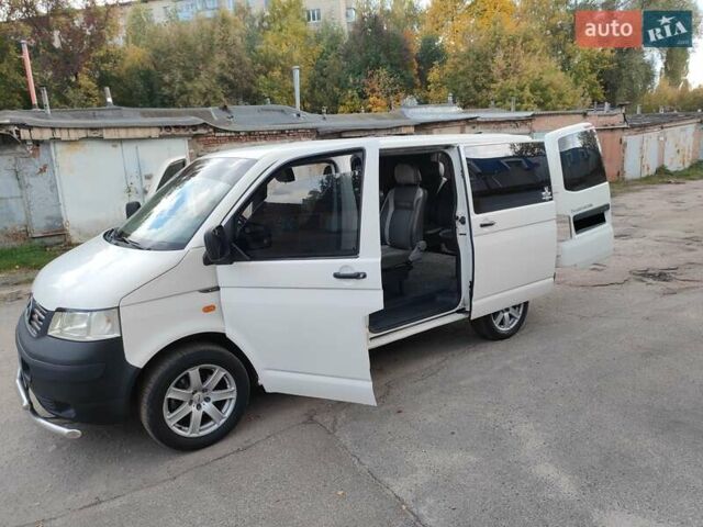 Білий Фольксваген Transporter, об'ємом двигуна 1.9 л та пробігом 340 тис. км за 8250 $, фото 2 на Automoto.ua