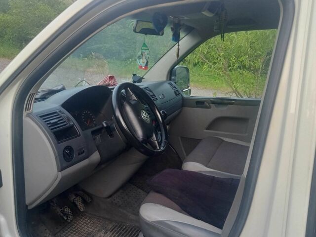 Белый Фольксваген Transporter, объемом двигателя 2.5 л и пробегом 200 тыс. км за 4500 $, фото 1 на Automoto.ua