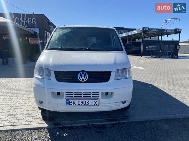 Білий Фольксваген Transporter, об'ємом двигуна 2.5 л та пробігом 340 тис. км за 6900 $, фото 1 на Automoto.ua