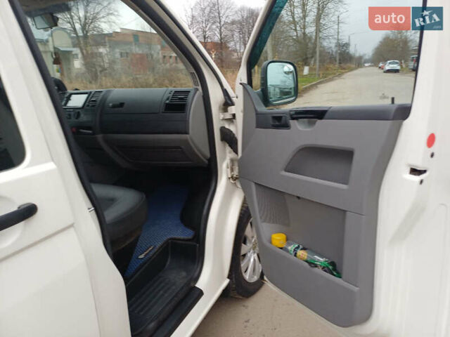 Белый Фольксваген Transporter, объемом двигателя 2.46 л и пробегом 314 тыс. км за 8800 $, фото 7 на Automoto.ua