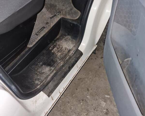 Белый Фольксваген Transporter, объемом двигателя 2.46 л и пробегом 500 тыс. км за 7500 $, фото 1 на Automoto.ua