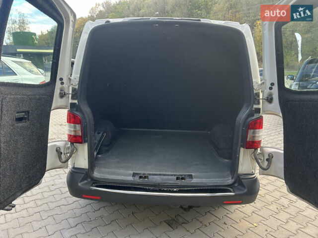 Білий Фольксваген Transporter, об'ємом двигуна 2.5 л та пробігом 309 тис. км за 7999 $, фото 12 на Automoto.ua