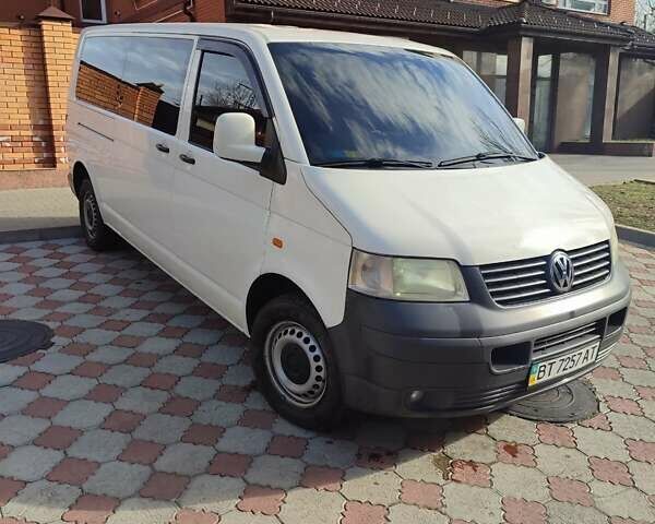 Белый Фольксваген Transporter, объемом двигателя 2.5 л и пробегом 340 тыс. км за 11000 $, фото 3 на Automoto.ua