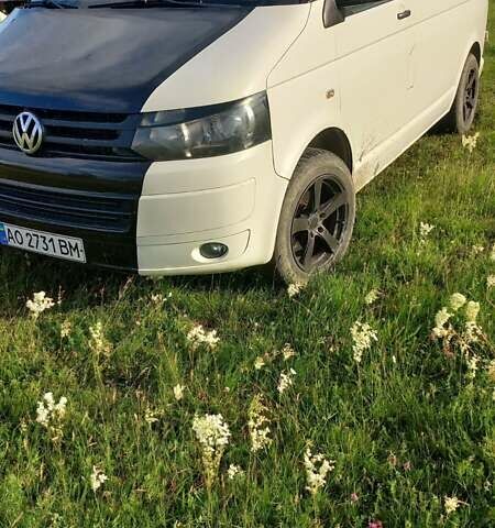 Белый Фольксваген Transporter, объемом двигателя 2.5 л и пробегом 286 тыс. км за 8300 $, фото 3 на Automoto.ua