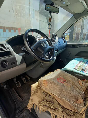 Білий Фольксваген Transporter, об'ємом двигуна 1.9 л та пробігом 370 тис. км за 7000 $, фото 5 на Automoto.ua