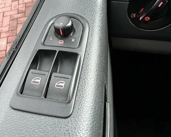 Белый Фольксваген Transporter, объемом двигателя 2.5 л и пробегом 319 тыс. км за 7899 $, фото 27 на Automoto.ua