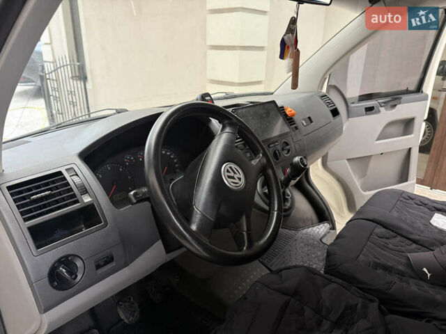 Білий Фольксваген Transporter, об'ємом двигуна 2.5 л та пробігом 274 тис. км за 11500 $, фото 12 на Automoto.ua