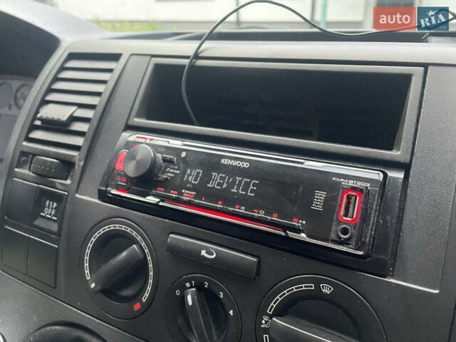 Белый Фольксваген Transporter, объемом двигателя 1.9 л и пробегом 340 тыс. км за 8700 $, фото 3 на Automoto.ua