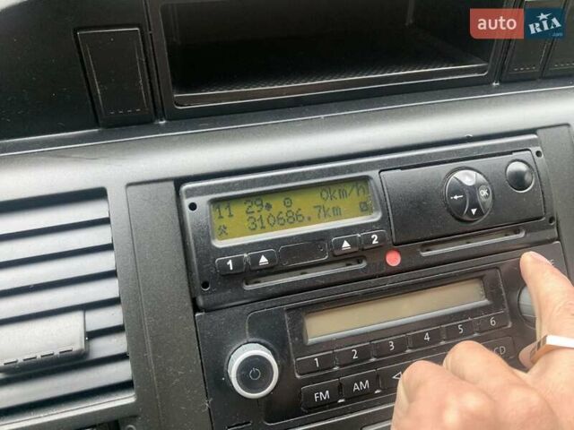 Білий Фольксваген Transporter, об'ємом двигуна 2.46 л та пробігом 310 тис. км за 8800 $, фото 16 на Automoto.ua