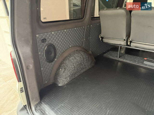 Білий Фольксваген Transporter, об'ємом двигуна 2.5 л та пробігом 274 тис. км за 11500 $, фото 21 на Automoto.ua