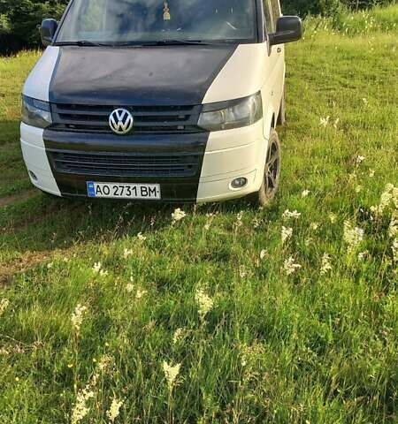 Белый Фольксваген Transporter, объемом двигателя 2.5 л и пробегом 286 тыс. км за 8300 $, фото 1 на Automoto.ua