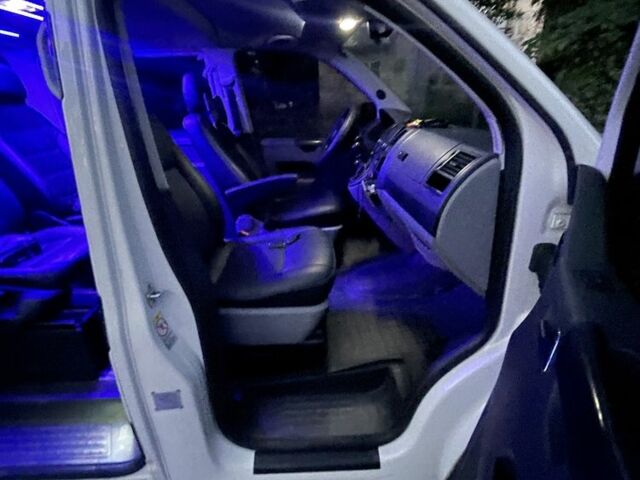 Белый Фольксваген Transporter, объемом двигателя 1.9 л и пробегом 303 тыс. км за 8999 $, фото 14 на Automoto.ua