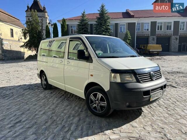 Белый Фольксваген Transporter, объемом двигателя 2.5 л и пробегом 190 тыс. км за 13500 $, фото 2 на Automoto.ua
