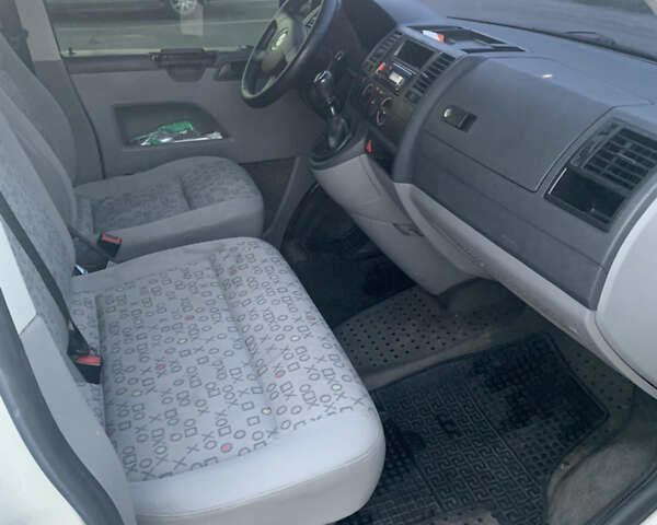 Білий Фольксваген Transporter, об'ємом двигуна 1.9 л та пробігом 390 тис. км за 7000 $, фото 6 на Automoto.ua