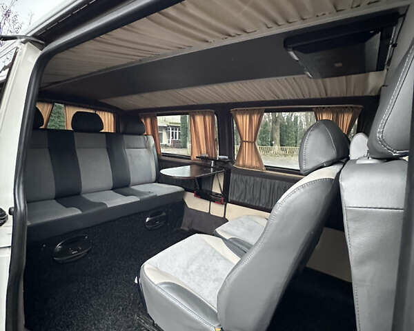 Белый Фольксваген Transporter, объемом двигателя 2.46 л и пробегом 285 тыс. км за 9800 $, фото 18 на Automoto.ua