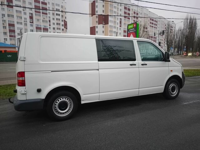 Белый Фольксваген Transporter, объемом двигателя 2.5 л и пробегом 267 тыс. км за 9600 $, фото 8 на Automoto.ua