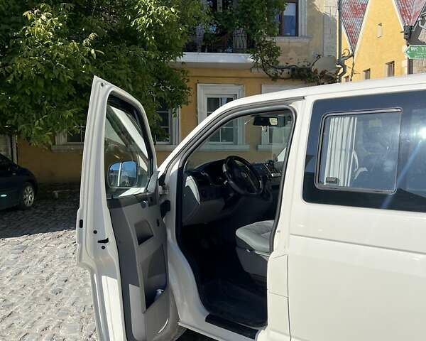 Белый Фольксваген Transporter, объемом двигателя 2.5 л и пробегом 190 тыс. км за 13500 $, фото 13 на Automoto.ua