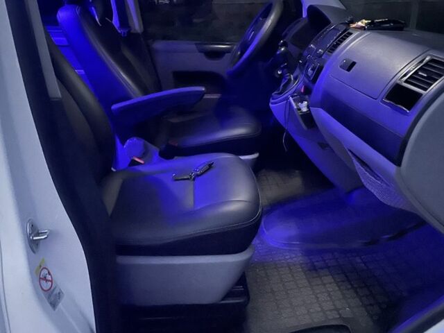 Белый Фольксваген Transporter, объемом двигателя 1.9 л и пробегом 303 тыс. км за 8999 $, фото 13 на Automoto.ua