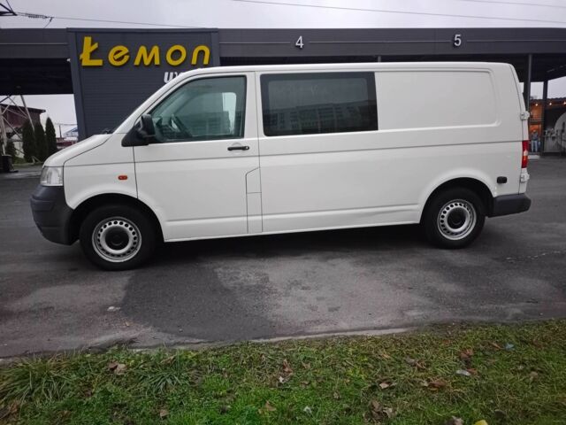 Белый Фольксваген Transporter, объемом двигателя 2.5 л и пробегом 267 тыс. км за 9600 $, фото 2 на Automoto.ua