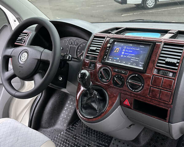 Белый Фольксваген Transporter, объемом двигателя 2.46 л и пробегом 285 тыс. км за 9800 $, фото 12 на Automoto.ua