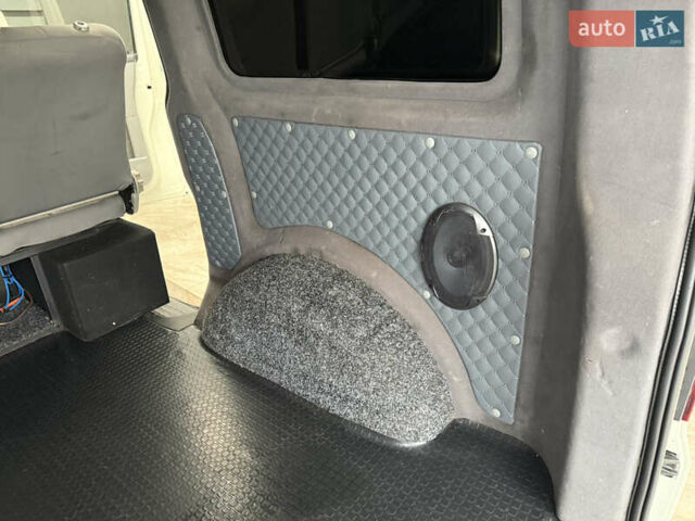 Білий Фольксваген Transporter, об'ємом двигуна 2.5 л та пробігом 274 тис. км за 11500 $, фото 25 на Automoto.ua