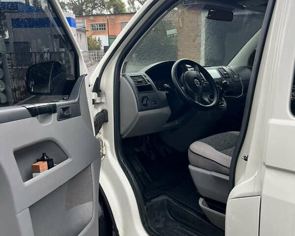 Белый Фольксваген Transporter, объемом двигателя 1.9 л и пробегом 500 тыс. км за 8500 $, фото 5 на Automoto.ua