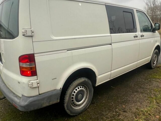 Белый Фольксваген Transporter, объемом двигателя 2.5 л и пробегом 398 тыс. км за 5831 $, фото 3 на Automoto.ua