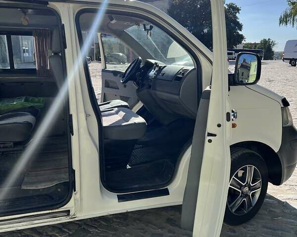 Белый Фольксваген Transporter, объемом двигателя 2.5 л и пробегом 190 тыс. км за 13500 $, фото 14 на Automoto.ua