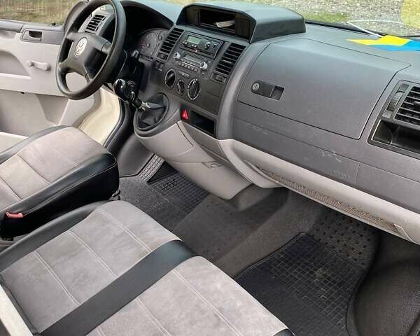 Білий Фольксваген Transporter, об'ємом двигуна 2.46 л та пробігом 310 тис. км за 8800 $, фото 13 на Automoto.ua