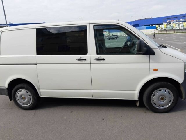 Білий Фольксваген Transporter, об'ємом двигуна 1.9 л та пробігом 380 тис. км за 7300 $, фото 1 на Automoto.ua