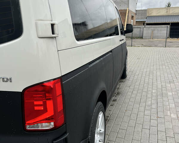 Білий Фольксваген Transporter, об'ємом двигуна 2.46 л та пробігом 308 тис. км за 10500 $, фото 5 на Automoto.ua