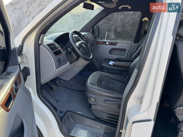 Белый Фольксваген Transporter, объемом двигателя 2.46 л и пробегом 300 тыс. км за 10500 $, фото 13 на Automoto.ua