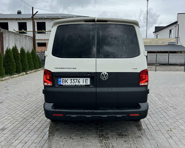 Білий Фольксваген Transporter, об'ємом двигуна 2.46 л та пробігом 308 тис. км за 10500 $, фото 3 на Automoto.ua