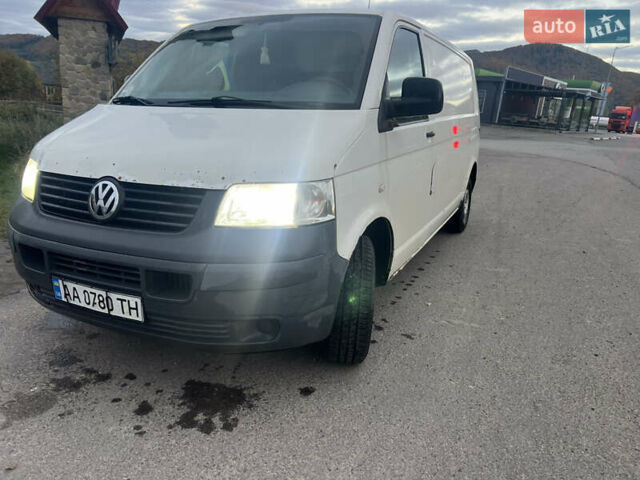 Белый Фольксваген Transporter, объемом двигателя 2.46 л и пробегом 445 тыс. км за 5900 $, фото 3 на Automoto.ua