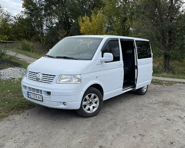 Білий Фольксваген Transporter, об'ємом двигуна 2.46 л та пробігом 250 тис. км за 11000 $, фото 4 на Automoto.ua