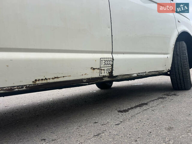 Белый Фольксваген Transporter, объемом двигателя 2.46 л и пробегом 445 тыс. км за 5900 $, фото 4 на Automoto.ua