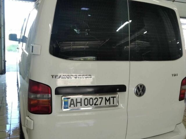 Белый Фольксваген Transporter, объемом двигателя 2.5 л и пробегом 275 тыс. км за 10000 $, фото 3 на Automoto.ua