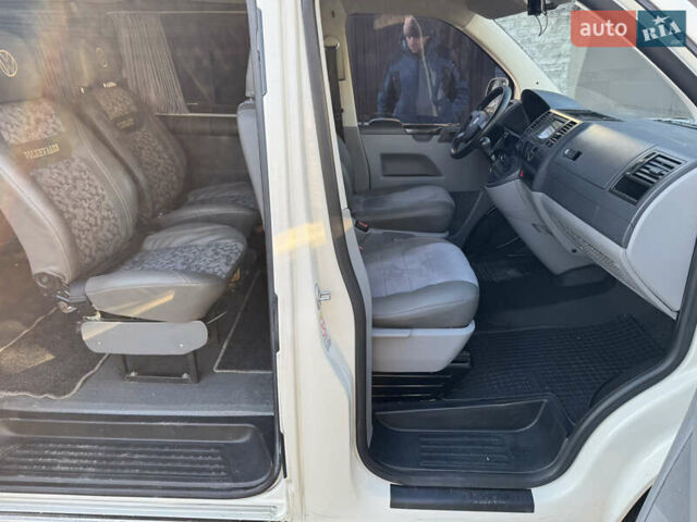 Белый Фольксваген Transporter, объемом двигателя 1.9 л и пробегом 293 тыс. км за 9850 $, фото 39 на Automoto.ua