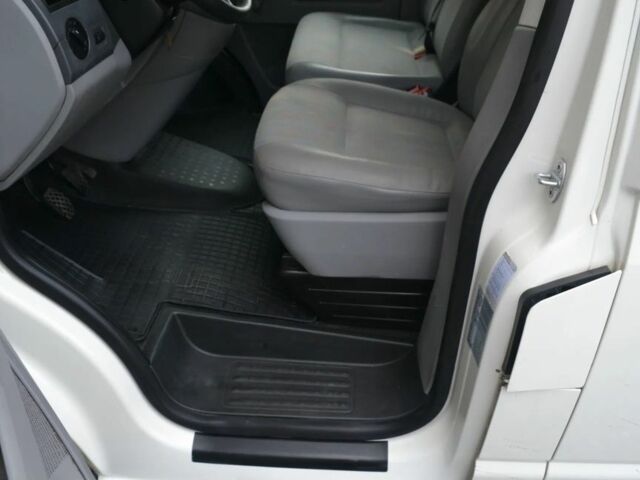 Белый Фольксваген Transporter, объемом двигателя 1.9 л и пробегом 269 тыс. км за 2970 $, фото 5 на Automoto.ua