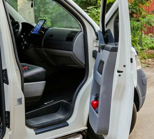 Белый Фольксваген Transporter, объемом двигателя 1.9 л и пробегом 311 тыс. км за 10900 $, фото 7 на Automoto.ua