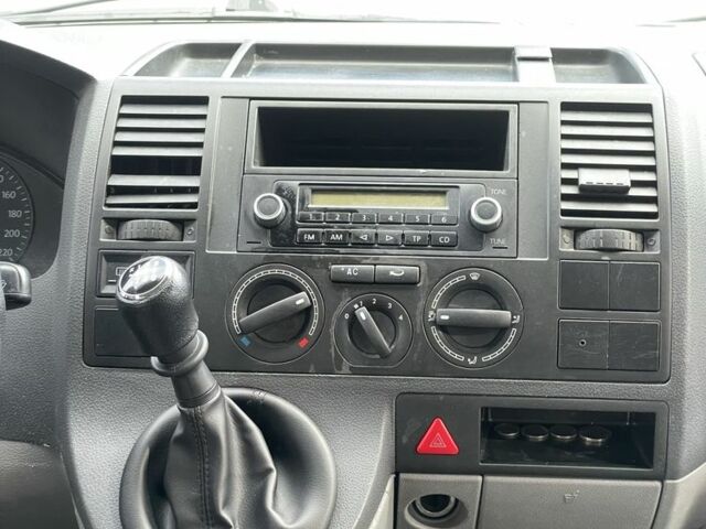 Белый Фольксваген Transporter, объемом двигателя 2.5 л и пробегом 420 тыс. км за 6700 $, фото 14 на Automoto.ua