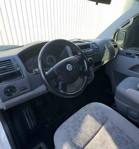 Білий Фольксваген Transporter, об'ємом двигуна 1.9 л та пробігом 246 тис. км за 12800 $, фото 15 на Automoto.ua